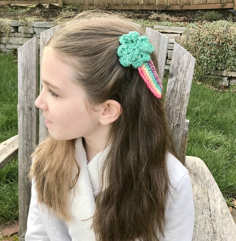 Crochet Shamrock Pattern, St. Patrick's Day Crochet Pattern, Shamrock Hair Clip, Rainbow Hair Clip, Crochet St. Patrick's Day Hair Clip image 4