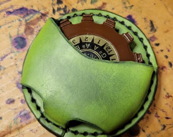 Porte-pipe en cuir ** TOMBO ** pour choeur de quatuors de barbier et chants de Noël - Personnalisez votre support