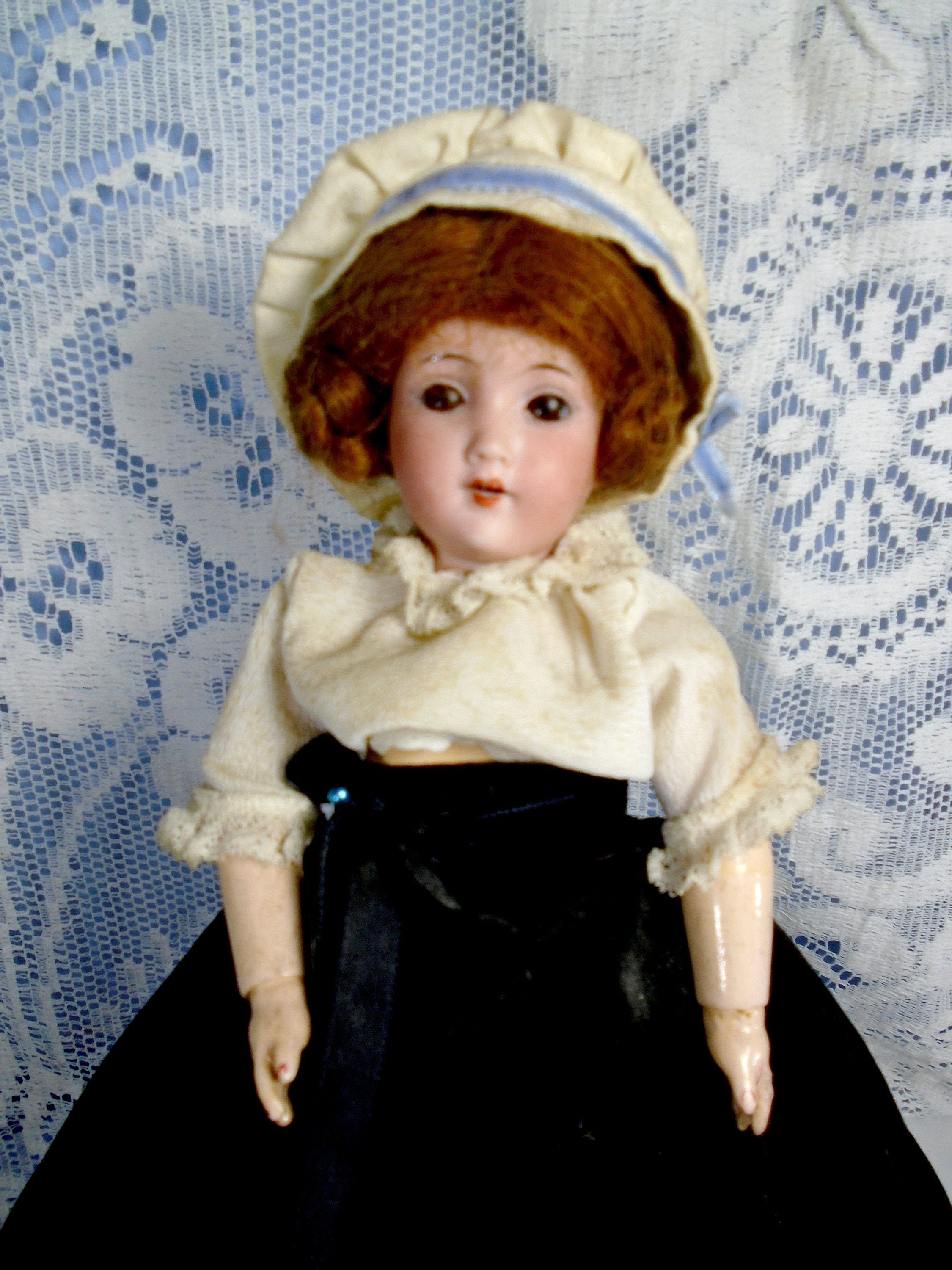 Poupée ancienne Allemagne 18,5 cm . Poupon noir en robe HEUBACH-KOPPELSDORF  1887 - 1932 !