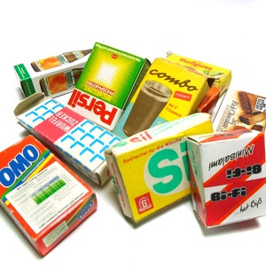 Artículos de tienda de muñecas vintage, cajas de comida y bebida en miniatura, accesorios para casas de muñecas, Alemania de los años 50 y 60