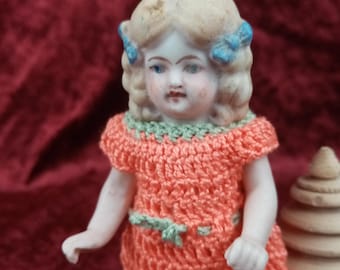Antique Dollhouse doll,  German all bisque porcelain doll, miniature doll, Limbach dollhouse girl,  11 cm / 4.3"