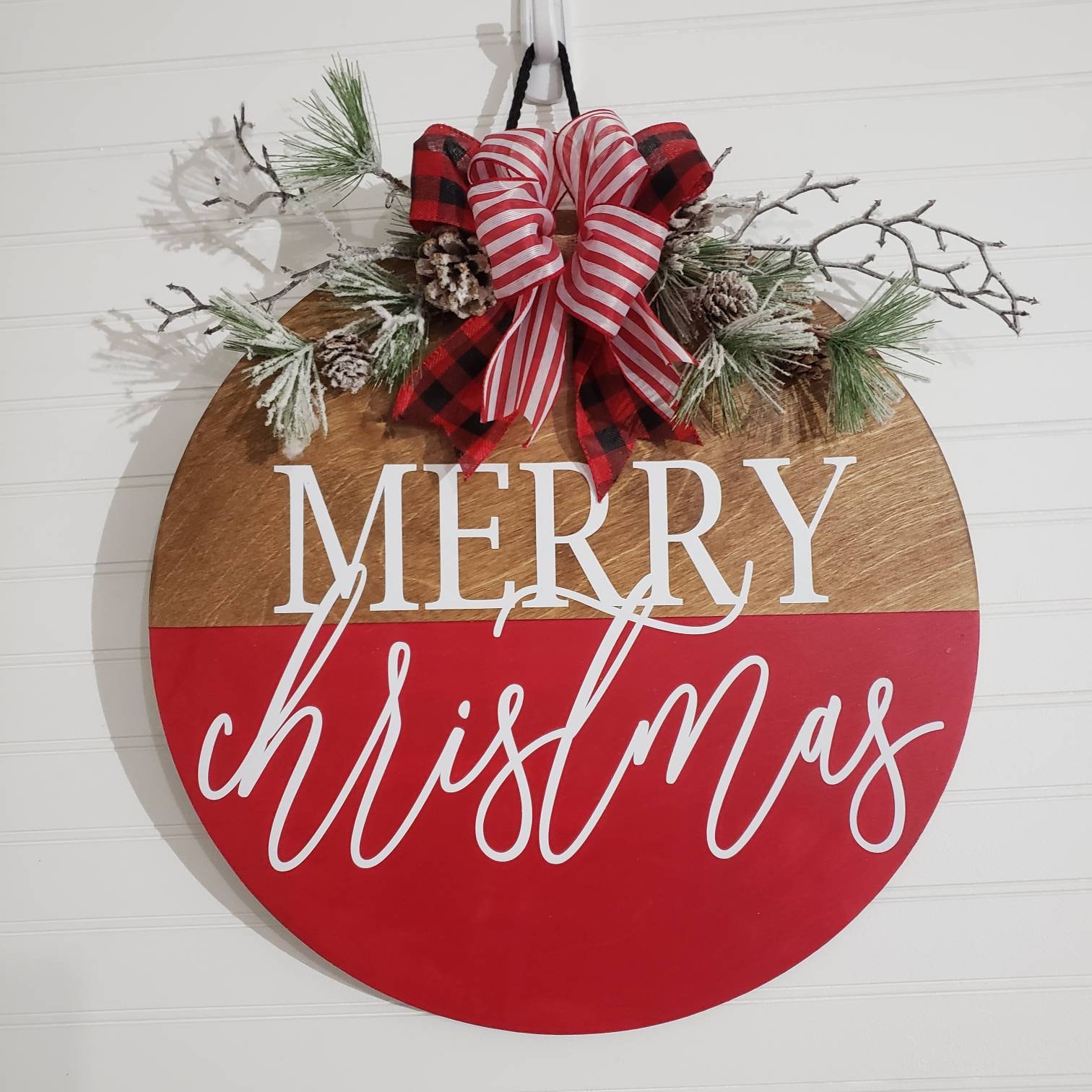 MERRY CHRISTMAS. Red and Wooden Holiday Holly Floral Farmhouse - Etsy