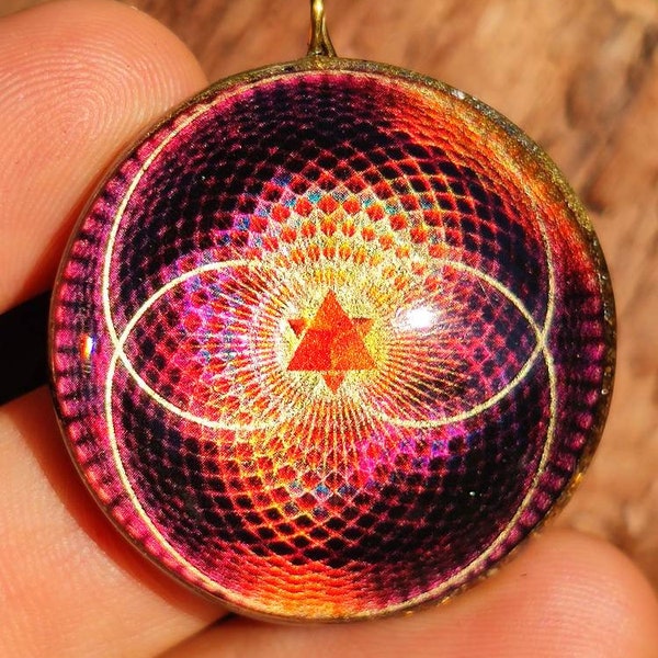 Merkaba Orgonite - torus fractal - Tesla coil - Holographic Effect (watch short video on description) amplified energy - gemstones