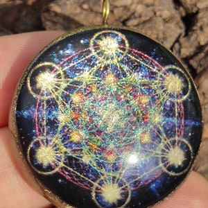 Dispositivo orgón con cubo de Metatrón, bobina doble de cobre de Tesla, pan de oro de 24 quilates, múltiples piedras preciosas, reiky