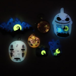 READY TO SHIP: Resin Shaker, Bezel, Nightmare Before Christmas Glow in the Dark Resin Pendant Magnet Keychain image 3