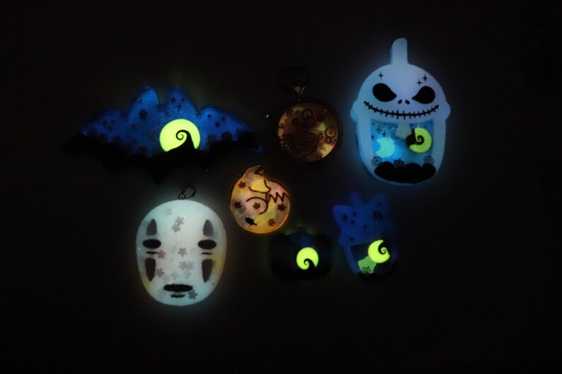 READY TO SHIP: Resin Shaker, Bezel, Nightmare Before Christmas Glow in the Dark Resin Pendant Magnet Keychain image 3