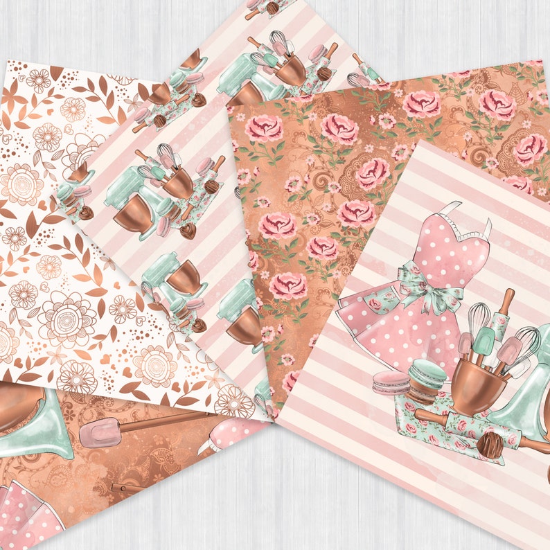 Op de afbeelding: Een set van vier digitale papierontwerpen met een roze en wit gestreept patroon, een bloemenpatroon met roze rozen en koperen accenten, een patroon met koperen en mintgroene keukengerei en een patroon met koperen en witte bloemmotieven.