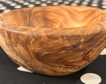 Schattige kleine olijfhouten serveerschaal