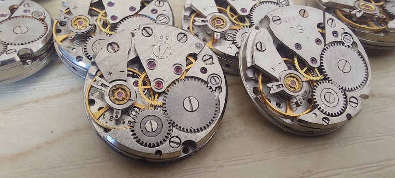 1000 peças redondas Luch 1800 Mecanismos Peças de Relógio Feminino Soviético Movimento Steampunk de 18 mm imagem 1