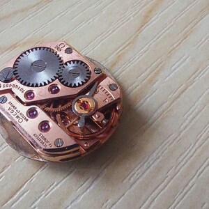 Vintage OMEGA 245 Suizo 13 x 18 mm Mecanismos Vintage Reloj Mujer Piezas Movimiento STEAMPUNK Artes imagen 4