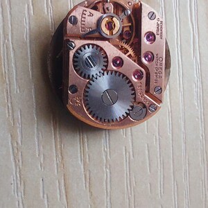 Vintage OMEGA 245 Suizo 13 x 18 mm Mecanismos Vintage Reloj Mujer Piezas Movimiento STEAMPUNK Artes imagen 2