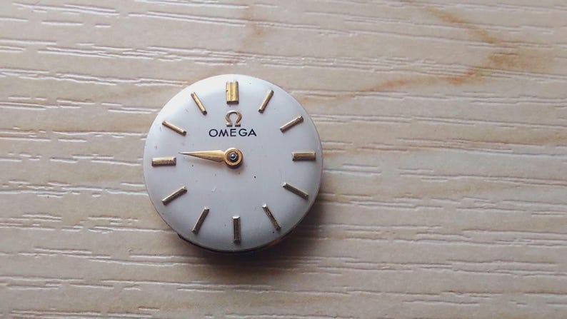 Vintage OMEGA 245 Suizo 13 x 18 mm Mecanismos Vintage Reloj Mujer Piezas Movimiento STEAMPUNK Artes imagen 3