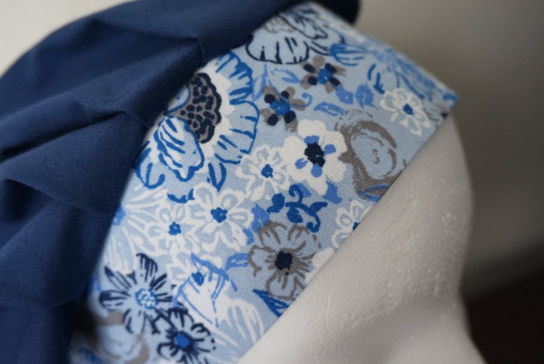 Navy Women/'s Bouffant Style Surgical Scrub Cap White Floral