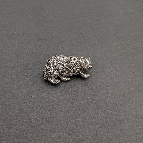 Gift Box Hand Made Rabbits Finest English Pewter Lapel Pin Badge Brooch