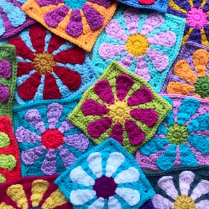 Crochet Granny Square Retro Daisy {Multi Coloured 12.5cm x 12.5cm} set of 2, 4 or 6