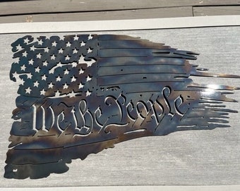 We The People Flame Torched Flag / Metal met een Flame Torched Petina