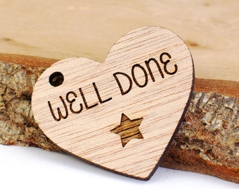 Corazón de madera conmemorativo "¡Bien hecho!", pequeño abrazo de bolsillo, regalo para un ser querido, ¡felicidades!