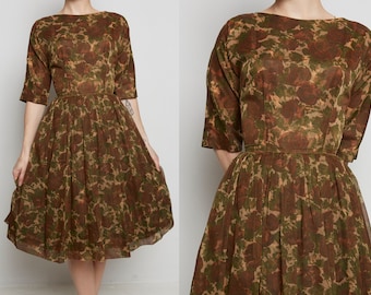 1950s Brown Floral 3/4 Sleeve Dress