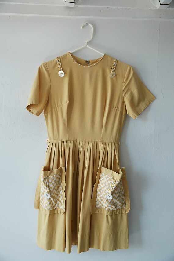 1950s Unique Yellow Houndstooth Patch Pocket Dres… - image 4