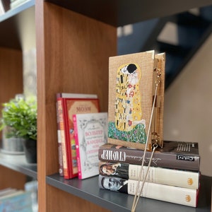 Embroidered Book Clutch Purse Gustav Klimt The Kiss Der Kuss , Book Lover Gift, Book Bag, Novelty Gift, Book Handbag