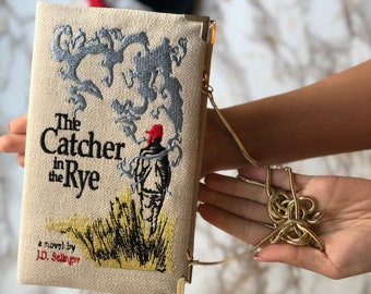 Bolso de mano personalizado con diseño de libro, El guardián entre el centeno, bolso de mano para mujer, accesorio, bolso único, personalizado, de terciopelo, seda y madera.