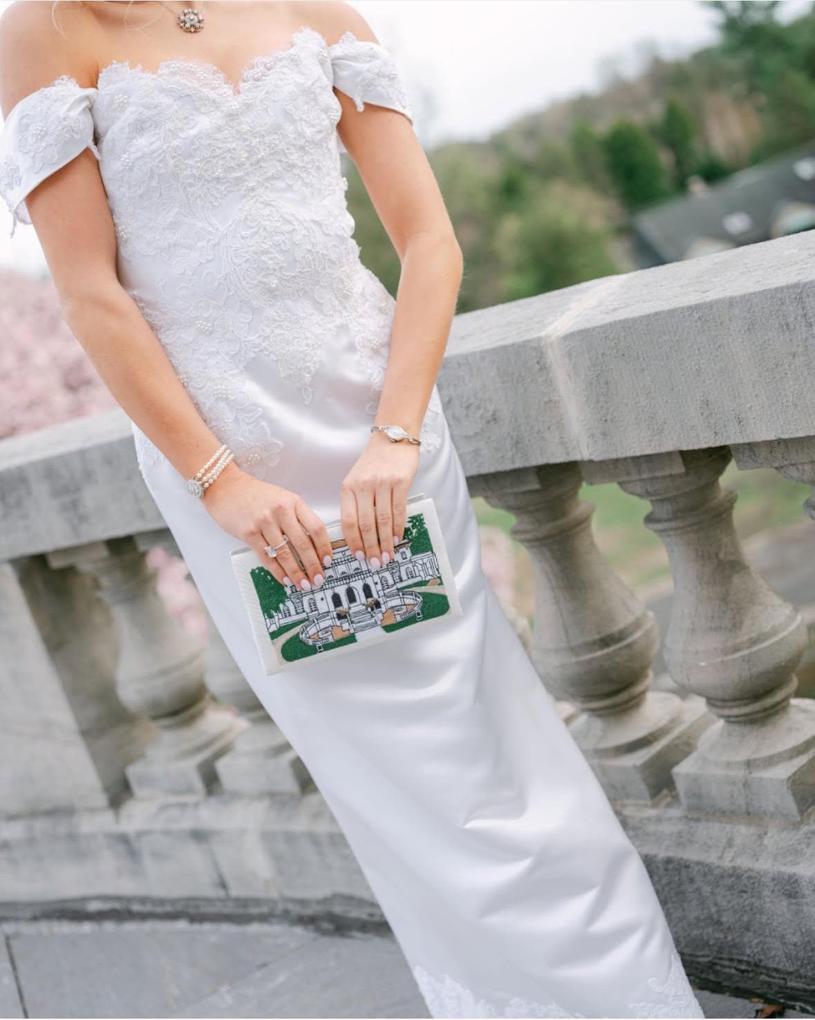 clutch for green dress Sheila Green Eyelet Short Dress main image 0