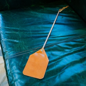 Leather Fly Swatter, Handcrafted Leather Fly Swatter, Premium Leather Fly Swatter, Natural Leather, Durable Leather Fly Swatter