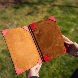 Menú de tapa dura de cuero italiano con esquinas - Rojo, Libro de menú de cuero personalizado, Cubierta de menú de estilo vintage, Cubierta de menú de cuatro paneles
