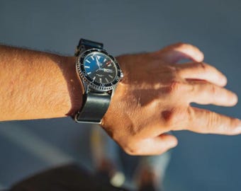 Läderarmband i ett stycke, svart läderarmband, klassiskt läderarmband, handgjort premiumarmband, klockarmband i vintagestil