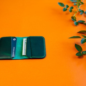 Billetera minimalista verde de Milwaukee Leather Waller, regalo para ella, tarjetero, billetera de cuero para hombre, billetera con relieve