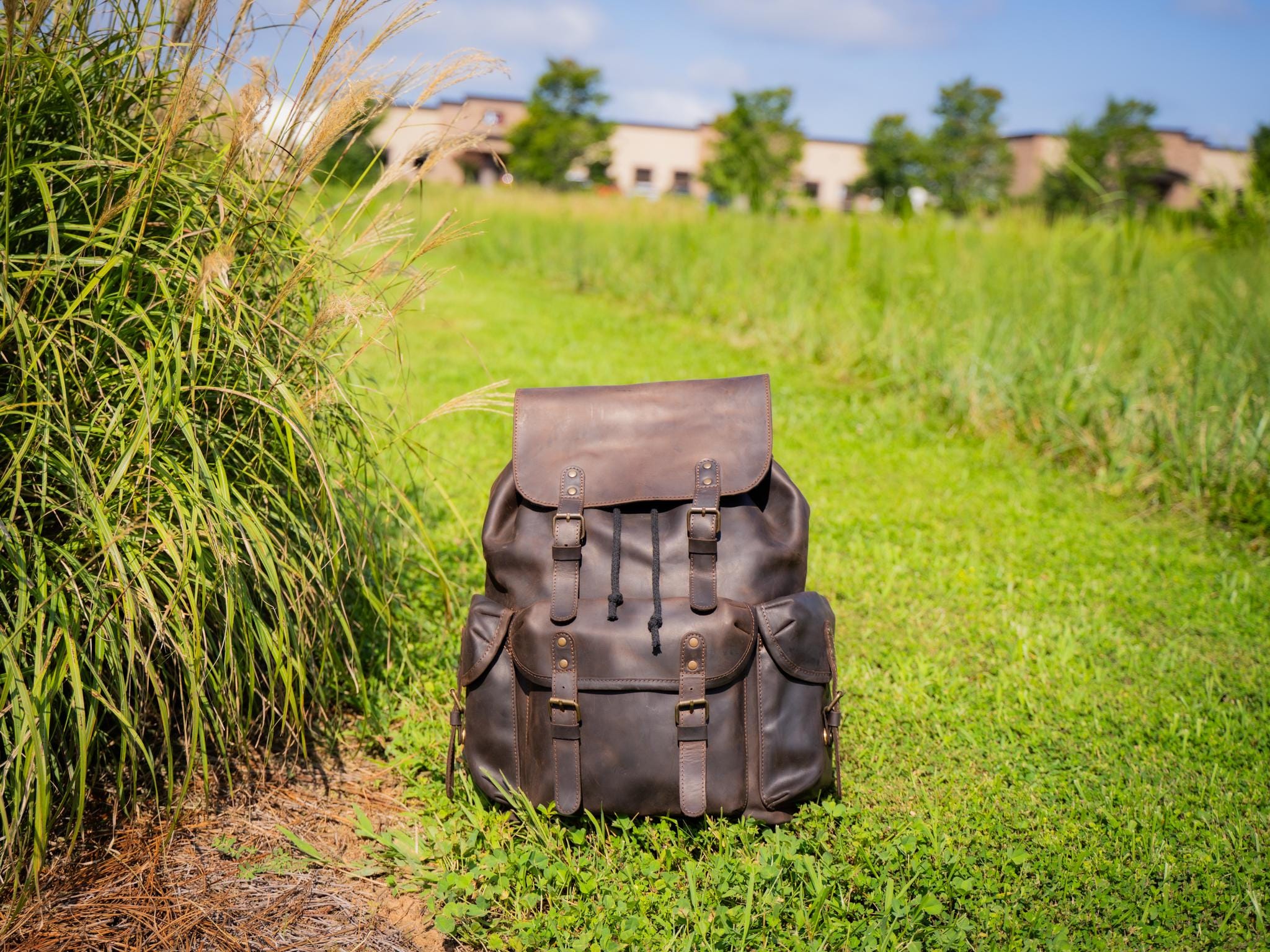 Crazy Horse Leather Canvas Backpack: Personalized Travel Rucksack