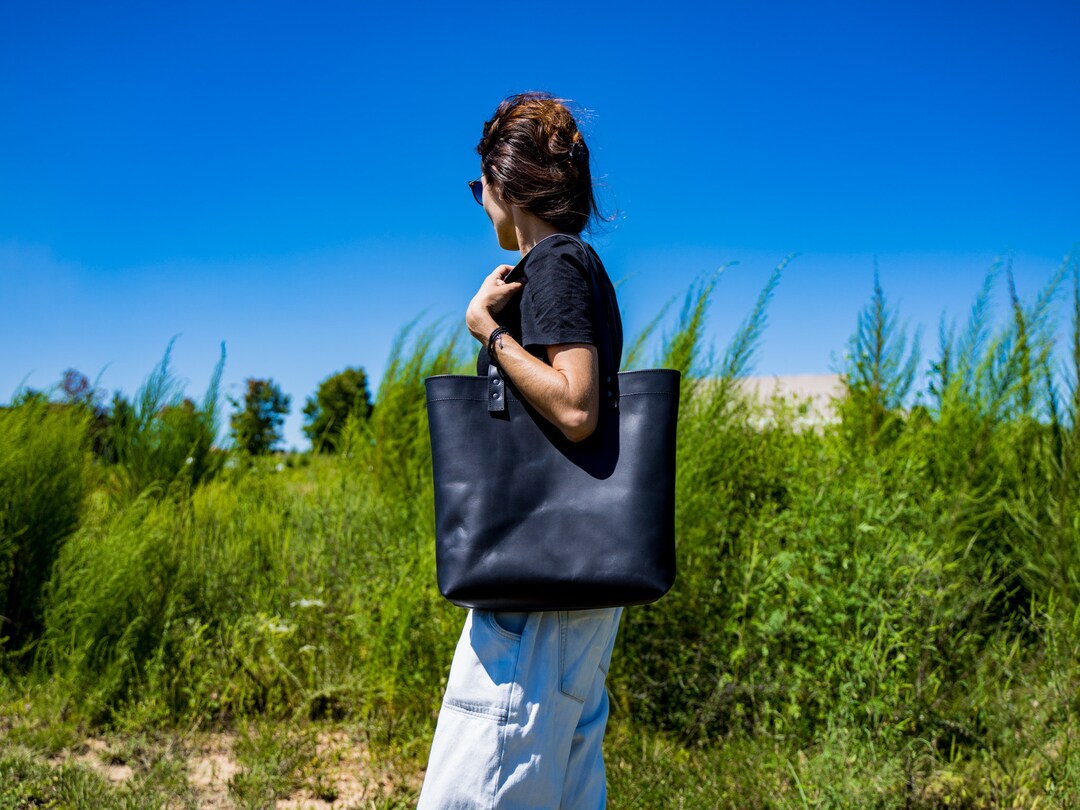ブラックレザートートバッグ、植物タンニンなめし、ハンドメイド 