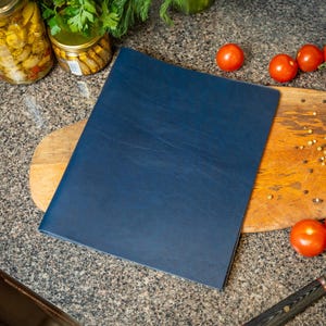 Menú simple con tornillos - Azul marino, cubierta de cuero para menú con logotipo, libro de menú, carpeta para menú, folio de menú personalizado, soporte para menú de restaurante