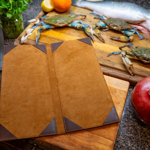 Menú plegable de cuero, libro de menú de color castaño, cubierta de menú de restaurante con logotipo grabado, carpeta de menú de dos pliegues, menú personalizado, vino, cóctel, bebida