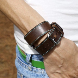 Double Wrap Apple Watch Ultra Leather Band 42mm / 38mm, iWatch Leather Strap, Custom Apple Watch 8 Wristband in Chestnut Milwaukee Leather