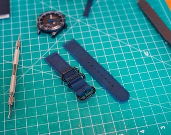 Blått Crazy Horse läderarmband, tvådelat handgjort armband