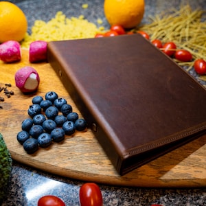 Skórzana teczka na menu z kółkiem do segregatora, okładka na menu, książka z menu restauracji, menu drinków z segregatorami, grawerowane wysokiej jakości menu z logo
