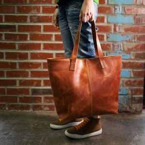 Large Tote Bag for Woman / Brown Leather Spacious Handbag / Tote Bag with Pockets / Leather Purce / Travel Bag / Woman&#39;s Weekender Bag