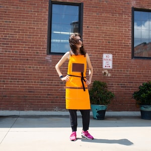 Orange Canvas Apron, Barista Apron, Mother&#39;s Day Gift, Kitchen Apron, Personalized Apron, Restaurant Staff Apron, Apron for Hairdresser