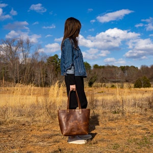 Leather Chestnut Tote Bag / Milwaukee Women Handbag / Travel Bag / Leather Purse / Tote Bag with a Handle / Elegant Lady's Bags image 3