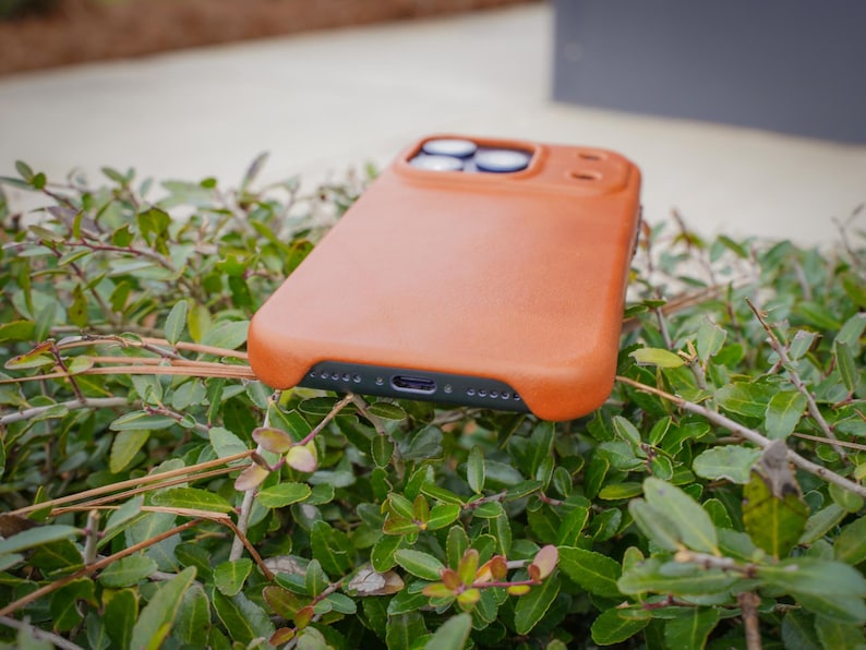 Natural Leather iPhone 17 Case image 4