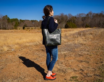 Green Classic Tote Bag / Women Leather Bag / Handmade Milwaukee Bag / Gift for Her / Handbag with a Handle / Elegant Work Bag