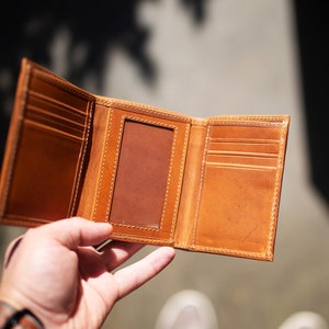 Slimfit Trifold Wallet / Minimalistic Natural Leather Wallet / St. Valentine's Gift for Him / Gift for Her