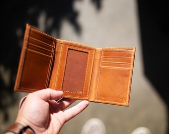 Slimfit Trifold Wallet / Minimalistic Natural Leather Wallet / St. Valentine's Gift for Him / Gift for Her