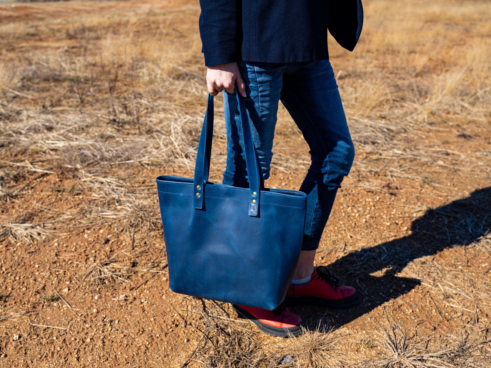 バッグ Workers Leather Handle Tote Bag Navy The Vegan Leather Go-Tote - Navy – Cincha Travel