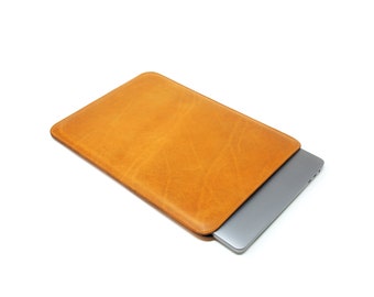 Handmade Milwaukee Leather Macbook Sleeve: Protective Apple Laptop Holder