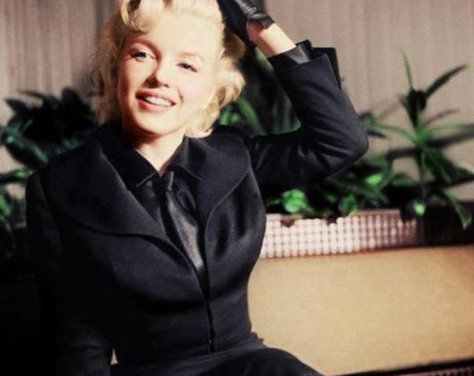 To order....Marilyn Monroe inspired black jacket and pencil skirt
