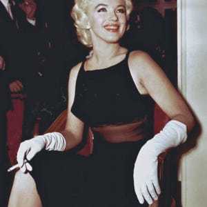 NEW...Marilyn Monroe little black dress