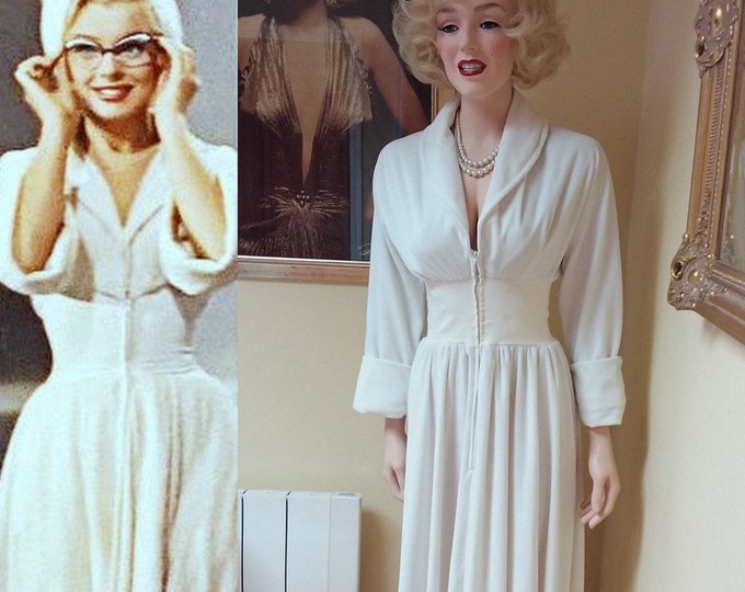 To order...Marilyn Monroe  white  dressing robe (Brushed winceyette)