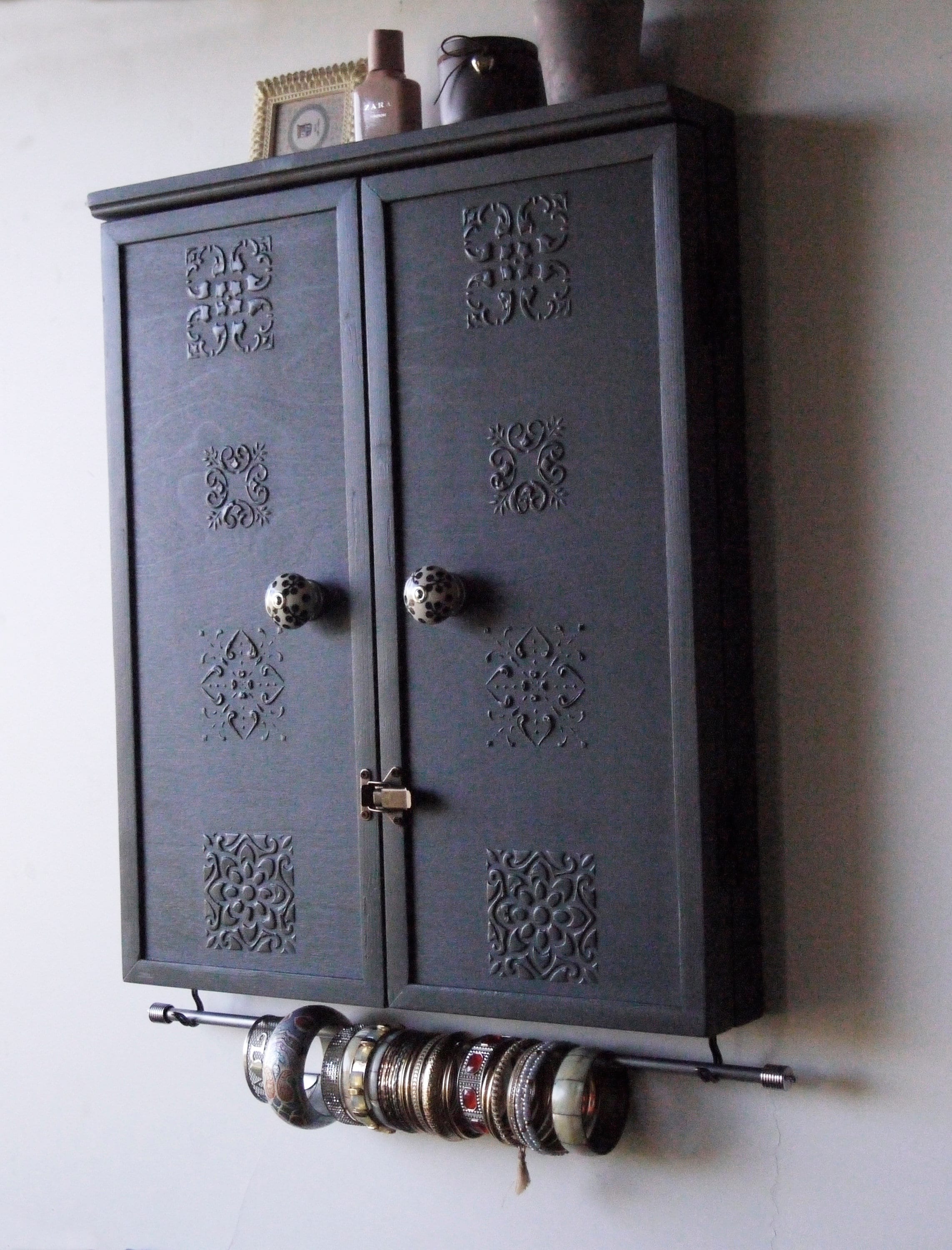 Gabinete de joyería / Armoire / Armario de pendientes grandes | Etsy